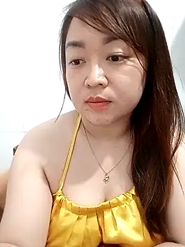 Snapshot of VyOanh2K chatting on 03-06-25, 05:22 VyOanh2K online show from 03-06-25, 05:22