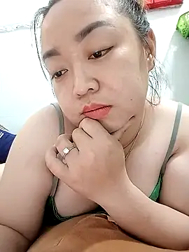 Snapshot of VyOanh2K chatting on 03-08-25, 07:27 VyOanh2K online show from 03-08-25, 07:27