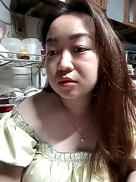 Snapshot of VyOanh2K chatting on 03-13-25, 12:56 VyOanh2K online show from 03-13-25, 12:56