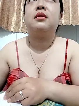 Snapshot of VyOanh2K chatting on 09-25-25, 02:10 VyOanh2K online show from 09-25-25, 02:10