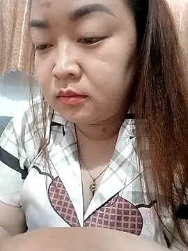 Snapshot of VyOanh2K chatting on 10-04-25, 06:44 VyOanh2K online show from 10-04-25, 06:44