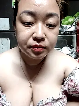 Snapshot of VyOanh2K chatting on 11-11-25, 03:34 VyOanh2K online show from 11-11-25, 03:34