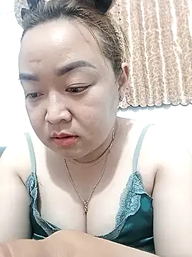 Snapshot of VyOanh2K chatting on 12-05-25, 03:30 VyOanh2K online show from 12-05-25, 03:30