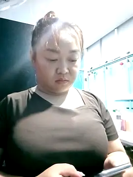 VyOanh2K online show from 02-11-26, 03:39