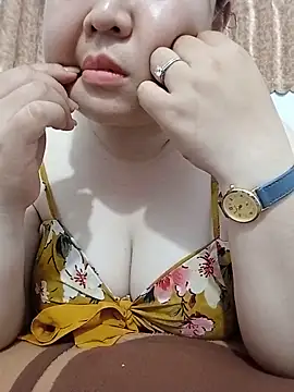 Snapshot of VyOanh2K chatting on 05-15-26, 03:52 VyOanh2K online show from 05-15-26, 03:52