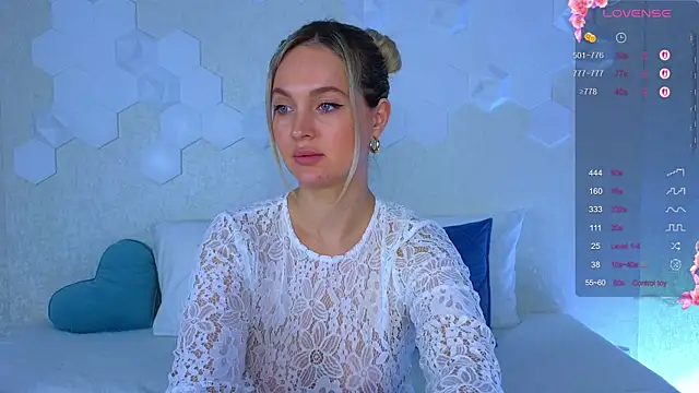 Lynna Sparks online show from 10-24-25, 03:14