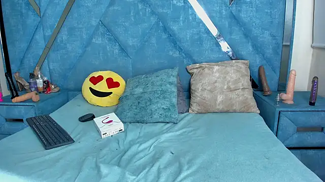 Aura love69 online show from 03-28-26, 02:33