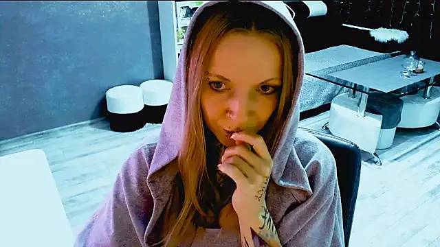 InesGold online show from 10-17-25, 08:22