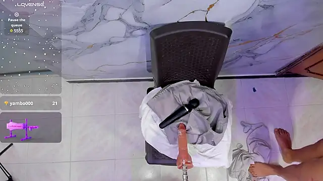 Snapshot of zyle_boobs chatting on 03-23-25, 02:37 zyle boobs online show from 03-23-25, 02:37