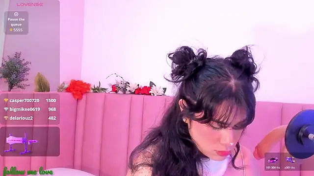 Snapshot of zyle_boobs chatting on 10-31-25, 12:06 zyle boobs online show from 10-31-25, 12:06