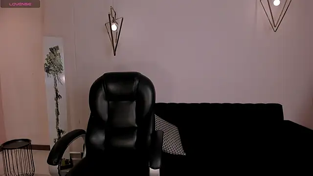 AbbyDalton online show from 11-21-25, 06:50