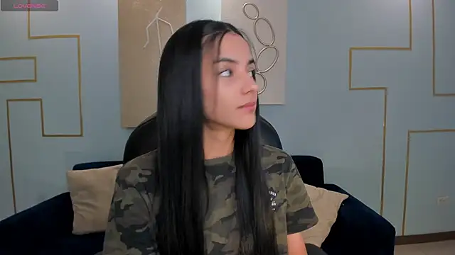 Snapshot of HannahJamesX chatting on 12-17-24, 06:53 HannahJamesX online show from 12-17-24, 06:53