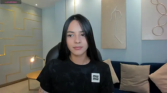 Snapshot of HannahJamesX chatting on 02-04-25, 06:49 HannahJamesX online show from 02-04-25, 06:49