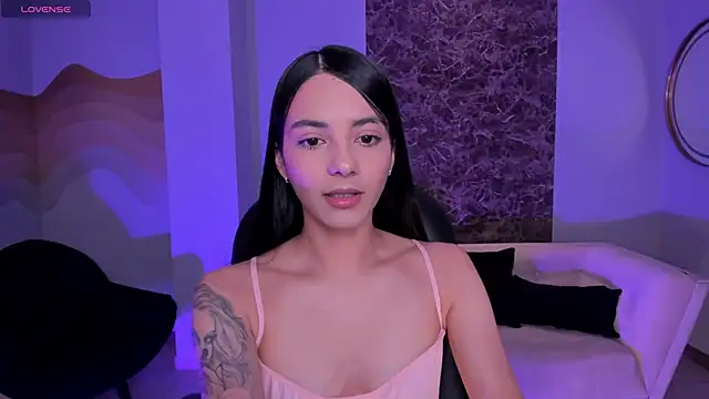 Snapshot of HannahJamesX chatting on 02-26-25, 06:43 HannahJamesX online show from 02-26-25, 06:43