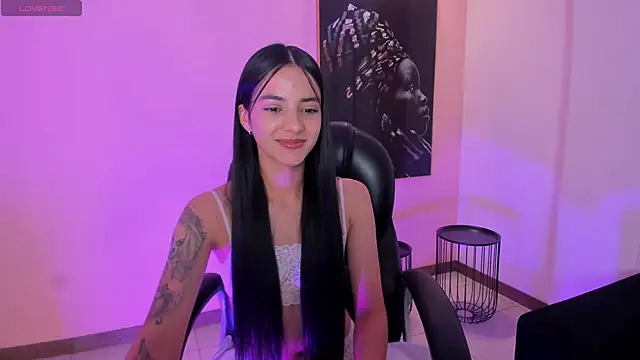 Snapshot of HannahJamesX chatting on 03-02-25, 07:56 HannahJamesX online show from 03-02-25, 07:56