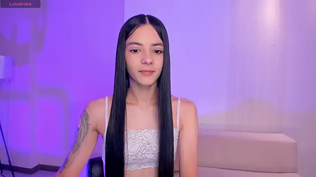 Snapshot of HannahJamesX chatting on 09-14-25, 04:50 HannahJamesX online show from 09-14-25, 04:50