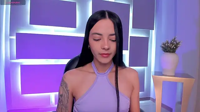 Snapshot of HannahJamesX chatting on 09-26-25, 06:23 HannahJamesX online show from 09-26-25, 06:23