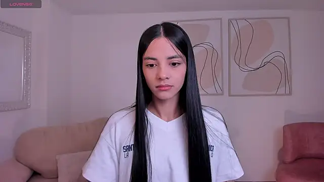 Snapshot of HannahJamesX chatting on 10-05-25, 05:00 HannahJamesX online show from 10-05-25, 05:00