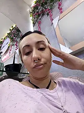 LunaDeCristall online show from 11-19-25, 09:37