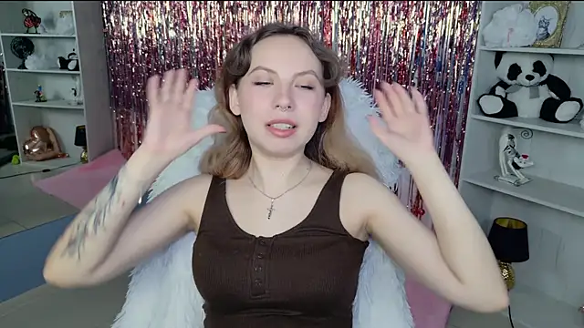 JasmineMilko online show from 04-18-26, 05:11