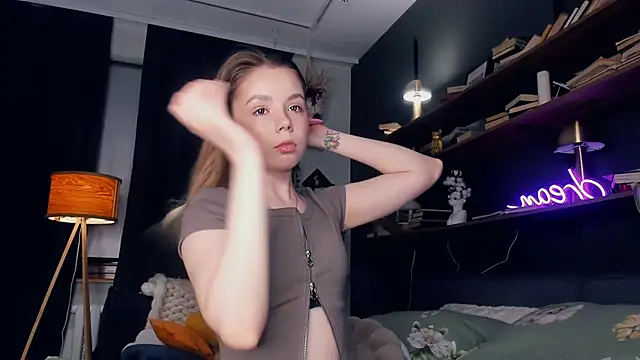 Snapshot of DominikaElis chatting on 02-17-25, 12:32 DominikaElis online show from 02-17-25, 12:32