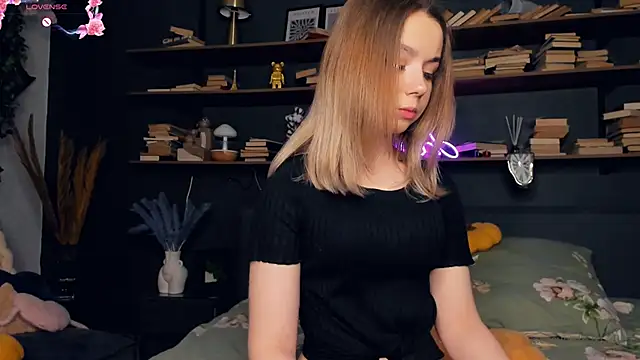 Snapshot of DominikaElis chatting on 02-22-25, 07:25 DominikaElis online show from 02-22-25, 07:25