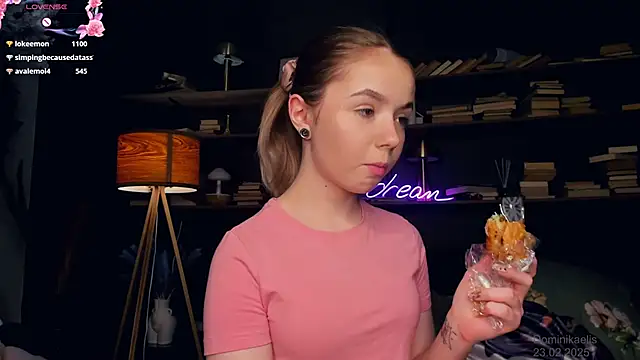 Snapshot of DominikaElis chatting on 02-24-25, 01:46 DominikaElis online show from 02-24-25, 01:46