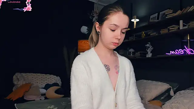 Snapshot of DominikaElis chatting on 03-02-25, 07:56 DominikaElis online show from 03-02-25, 07:56