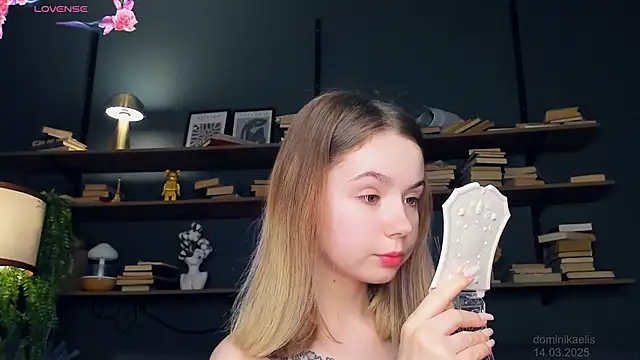 Snapshot of DominikaElis chatting on 03-14-25, 07:44 DominikaElis online show from 03-14-25, 07:44