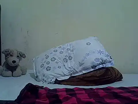 Snapshot of pretty_vivy chatting on 02-16-25, 07:27 pretty vivy online show from 02-16-25, 07:27