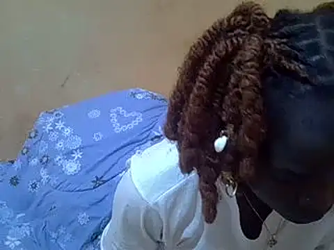 Snapshot of pretty_vivy chatting on 02-23-25, 01:53 pretty vivy online show from 02-23-25, 01:53