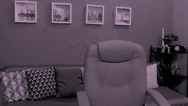 Snapshot of ChantalLion chatting on 12-15-24, 11:12 ChantalLion online show from 12-15-24, 11:12