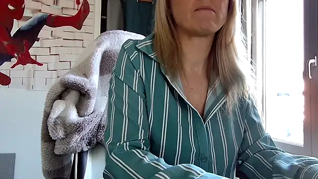 Snapshot of cassiehotsexy chatting on 10-17-25, 07:55 cassiehotsexy online show from 10-17-25, 07:55