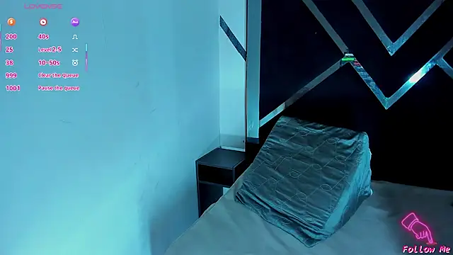 Snapshot of Piggy_Eddy chatting on 11-08-25, 09:13 Piggy Eddy online show from 11-08-25, 09:13