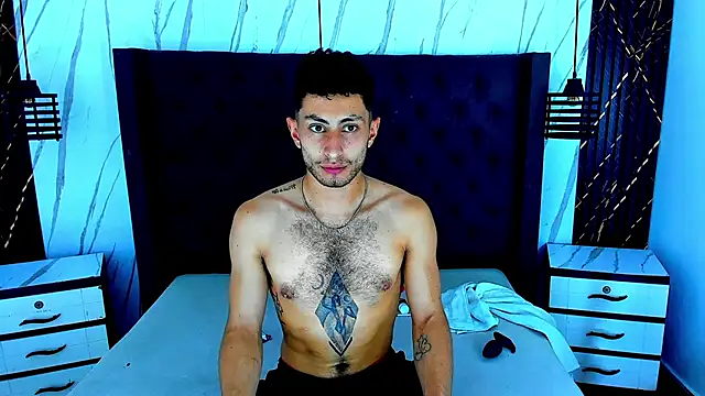 Snapshot of Piggy_Eddy chatting on 11-10-25, 08:19 Piggy Eddy online show from 11-10-25, 08:19