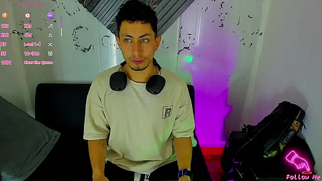 Snapshot of Piggy_Eddy chatting on 11-21-25, 12:48 Piggy Eddy online show from 11-21-25, 12:48