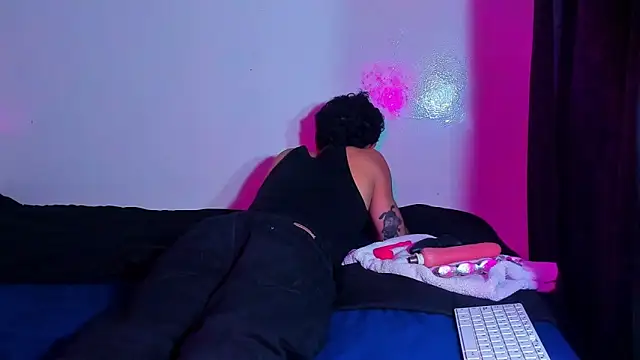 Piggy Eddy online show from 02-26-26, 02:21