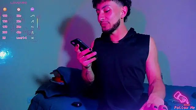 Piggy Eddy online show from 04-24-26, 01:52