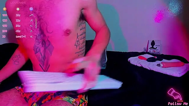 Piggy Eddy online show from 04-27-26, 02:26