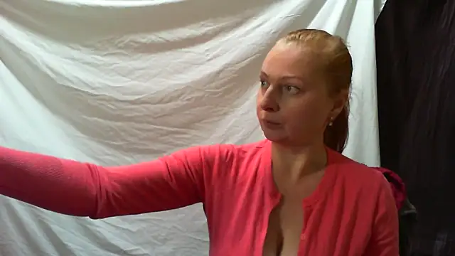 Redheadgreeneyed-maks online show from 10-16-25, 12:39