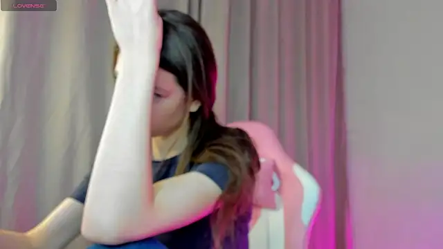 Snapshot of Nicole_Charm chatting on 02-26-25, 11:04 Nicole Charm online show from 02-26-25, 11:04