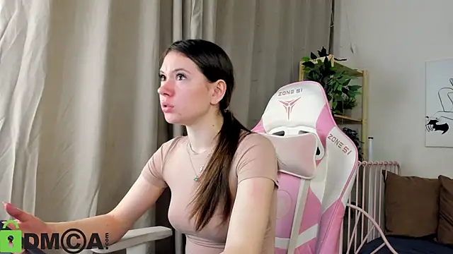 Snapshot of Nicole_Charm chatting on 10-30-25, 09:04 Nicole Charm online show from 10-30-25, 09:04