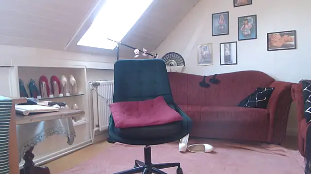 GinaBlonde online show from 03-04-25, 07:51