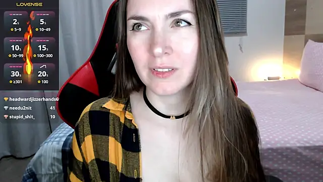 Snapshot of Naughty_Annn chatting on 06-04-26, 01:33 Naughty Annn online show from 06-04-26, 01:33