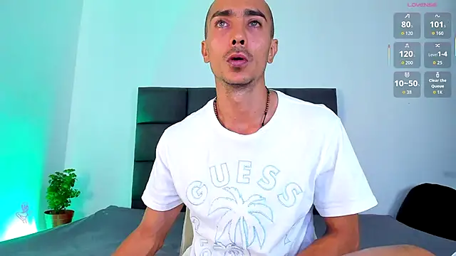 steven hott8 online show from 12-15-25, 04:11