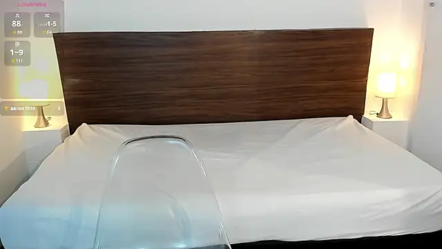 Snapshot of AliceRoss0 chatting on 02-10-25, 08:21 AliceRoss0 online show from 02-10-25, 08:21