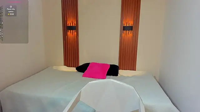 Snapshot of AliceRoss0 chatting on 11-28-25, 08:11 AliceRoss0 online show from 11-28-25, 08:11