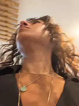 Snapshot of ValeriEvan chatting on 03-10-25, 04:14 ValeriEvan online show from 03-10-25, 04:14