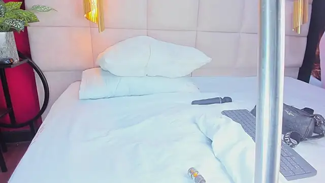 Amberluy online show from 04-24-26, 09:06