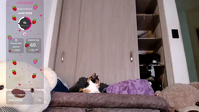 Snapshot of Alicedangerrr chatting on 03-04-25, 08:02 Alicedangerrr online show from 03-04-25, 08:02